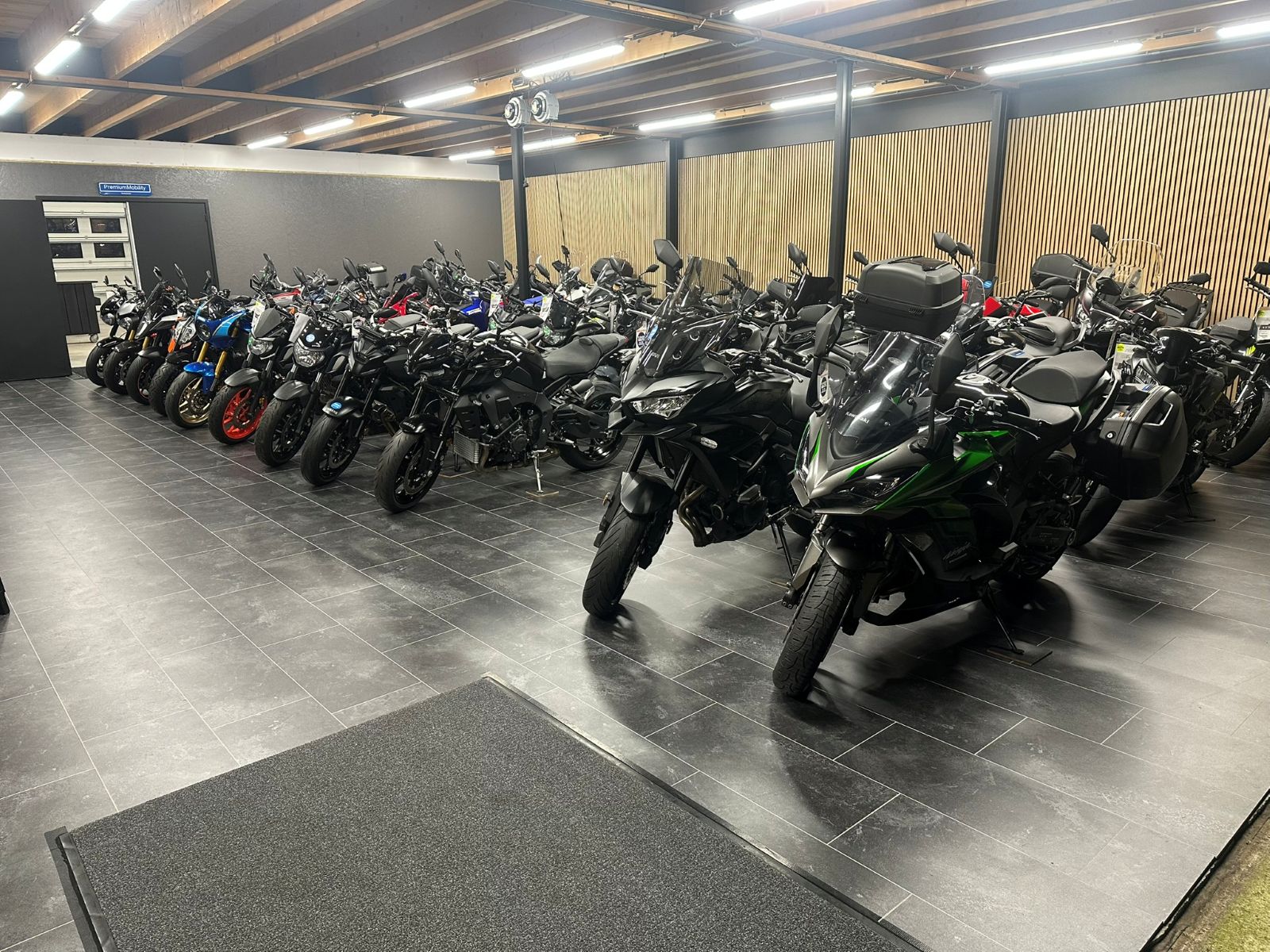 motor premium mobility.jpg